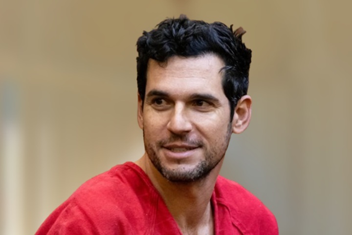 Oren Alexander luxury real estate broker portrait